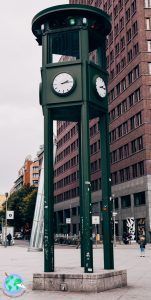Berlin - Reloj-semáforo de Potsdamerplatz r1