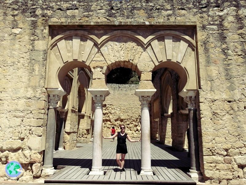 Arcos del edificio administrativo Medina Azahara