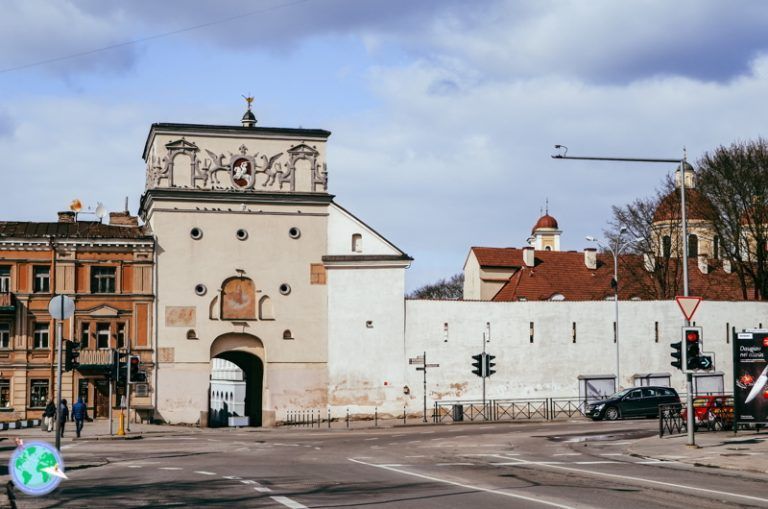 Frontal de la puerta Aurora