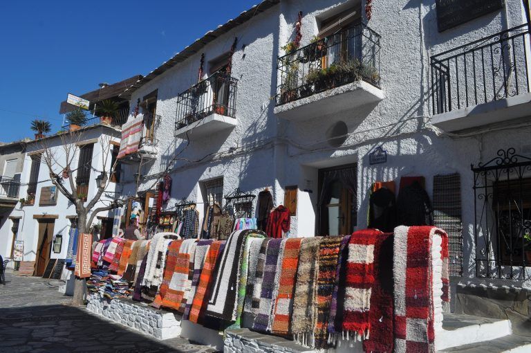 Calles de la alpujarra en Granada