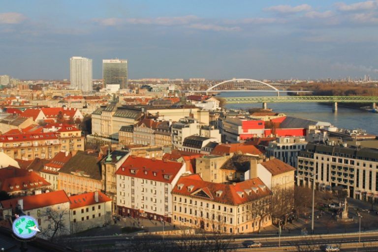 Vistas de Bratislava y el río desde el castillo