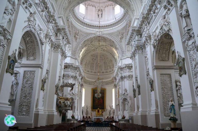 Interior de la iglesia