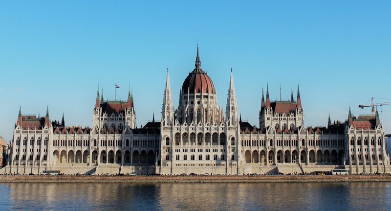 FOTO 1. PARLAMENTO DE BUDAPEST.jpg