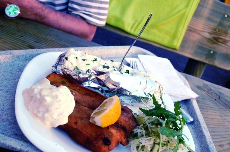 Pescado frito con patata asada